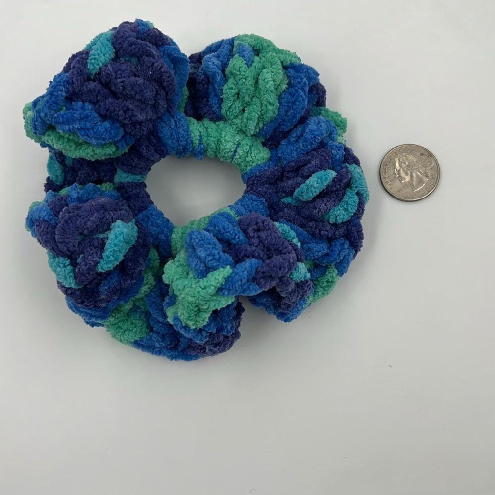 🧩 Crochet Scrunchies- set of 2 Handmade - Picture 5 of 6